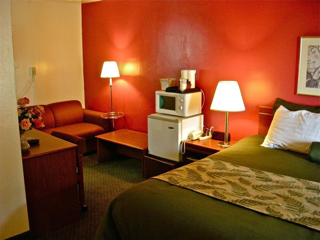 Travelodge By Wyndham ذا داليس المظهر الخارجي الصورة